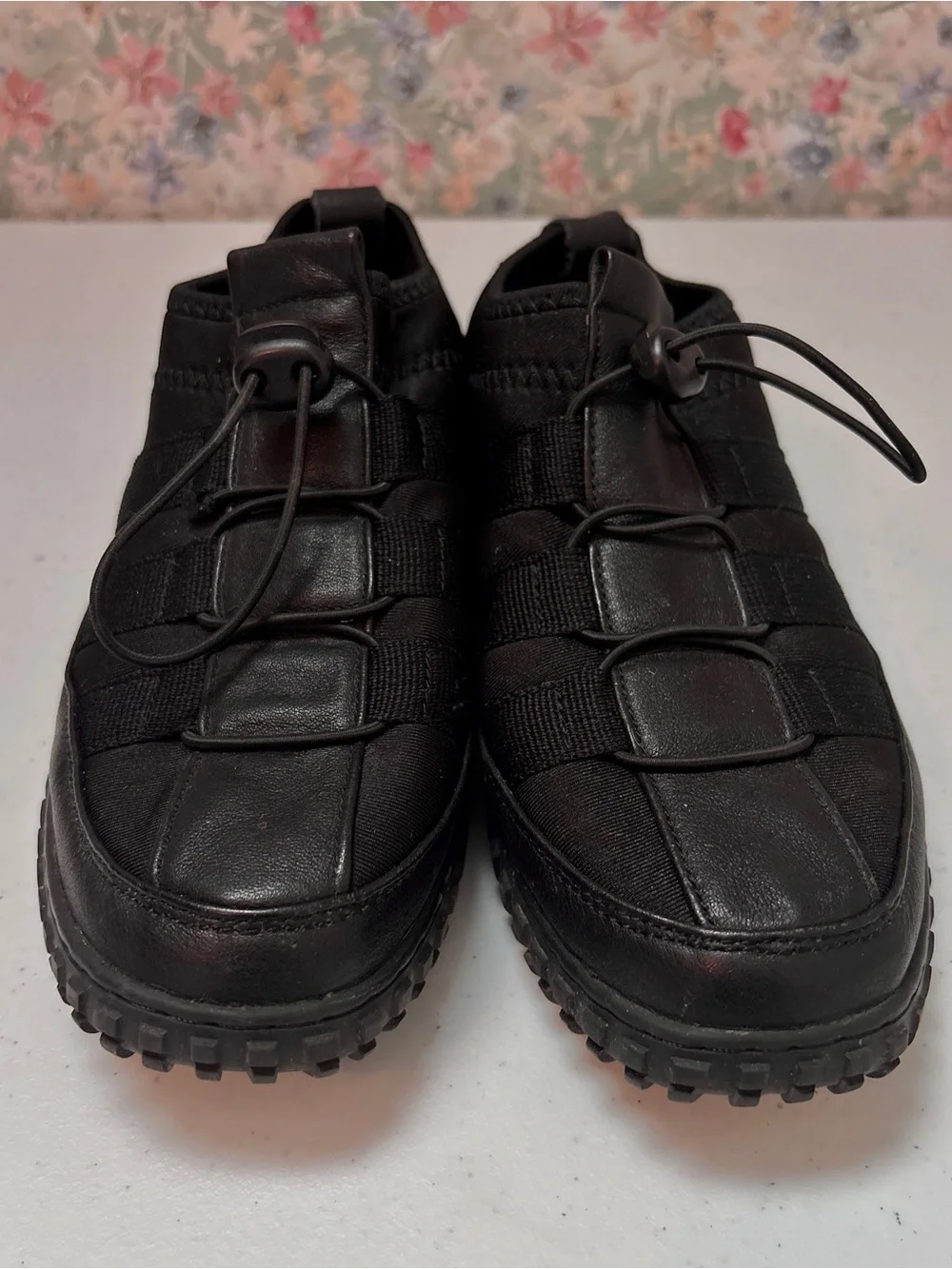 Bernie Mev Leather Toggle Pull Slip On Sneaker Shoe Black Size EU 39 US 8.5